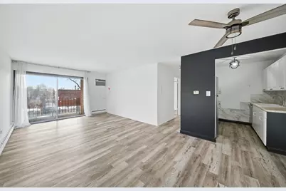 2 E Dundee Quarter Drive #B201, Palatine, IL 60074 - Photo 3