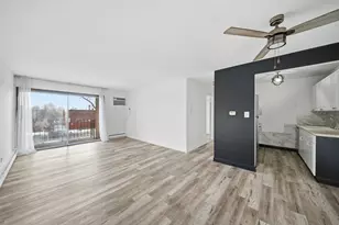 2 E Dundee Quarter Dr, Palatine, IL 60074 - Photo 3