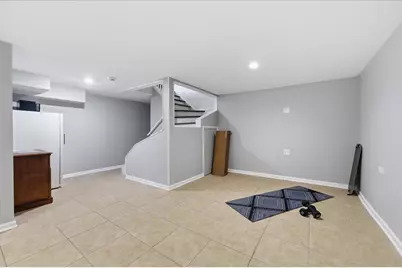 155 Surrey Drive, Carol Stream, IL 60188 - Photo 23