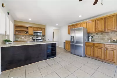 155 Surrey Drive, Carol Stream, IL 60188 - Photo 13