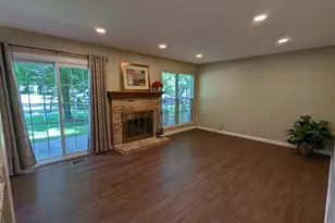 17720 W Running Creek Ct, Gurnee, IL 60031 - Photo 7