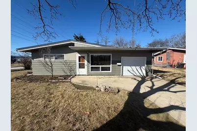 28 S Willow Way, North Aurora, IL 60542 - Photo 1