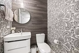 2165 N Claremont Ave, Chicago, IL 60647 - Photo 15