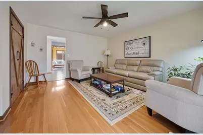 145 Concord Avenue, South Elgin, IL 60177 - Photo 3