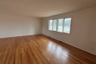 235 Quincy Ct, Schaumburg, IL 60193 - Photo 5