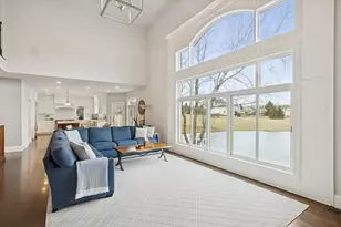 6837 Fieldstone Dr, Burr Ridge, IL 60527 - Photo 9