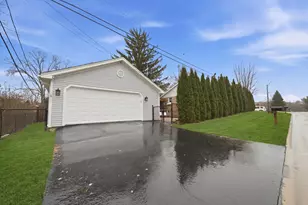 522 Lilac Ct, Round Lake Beach, IL 60073 - Photo 37