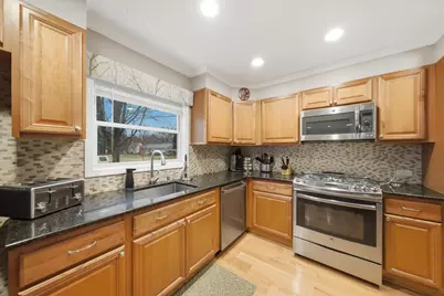 522 Lilac Court, Round Lake Beach, IL 60073 - Photo 9