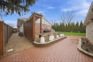522 Lilac Ct, Round Lake Beach, IL 60073 - Photo 39