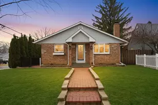 522 Lilac Ct, Round Lake Beach, IL 60073 - Photo 3