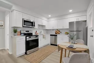 8634 W Summerdale Ave, Chicago, IL 60656 - Photo 7