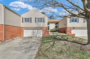 27 Fields E, Champaign, IL 61822 - Photo 3
