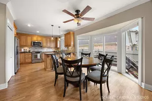 320 Oakwood Ct, Wheaton, IL 60189 - Photo 9