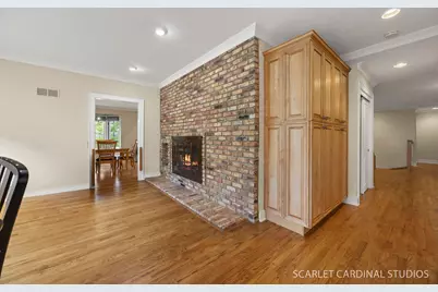 320 Oakwood Court, Wheaton, IL 60189 - Photo 11