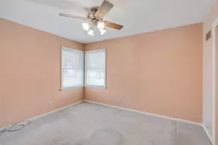 19 N East Ave, South Elgin, IL 60177 - Photo 9