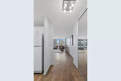 330 W Diversey Parkway #1702, Chicago, IL 60657 - Photo 9