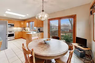 2819 N Kennicott Ave, Arlington Heights, IL 60004 - Photo 9