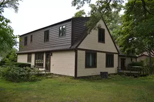 1701 Woodcrest Dr, Saint Anne, IL 60964 - Photo 29