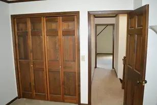 1701 Woodcrest Dr, Saint Anne, IL 60964 - Photo 13