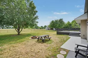 10519 Sandburr Ct, Thomson, IL 61285 - Photo 23
