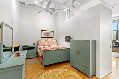 [Address not provided], Evanston, IL 60202 - Photo 5