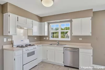 816 Kalamazoo Circle #29-6, Vernon Hills, IL 60061 - Photo 11