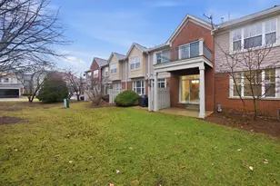 399 Pine Lake Cir, Vernon Hills, IL 60061 - Photo 37