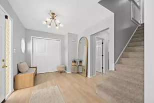 1532 Swallow St, Naperville, IL 60565 - Photo 3