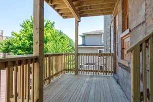 1340 W Hollywood Ave, Chicago, IL 60660 - Photo 19