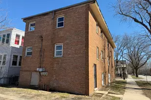 7958 S South Shore Dr, Chicago, IL 60617 - Photo 3