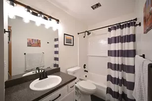 5817 Oakwood Dr, Lisle, IL 60532 - Photo 7