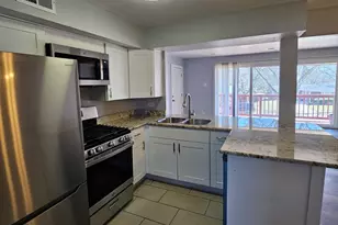 520 N Roberts Dr, Glenwood, IL 60425 - Photo 5