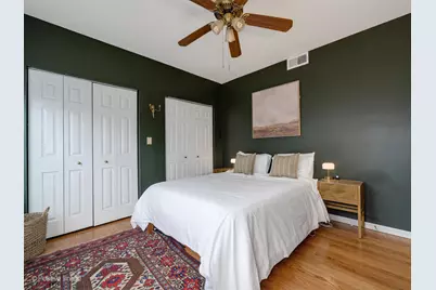1215 W Rosemont Avenue #1, Chicago, IL 60660 - Photo 13