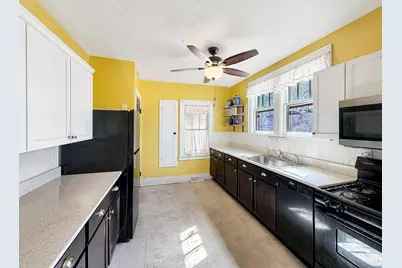 405 N Apple Avenue, Freeport, IL 61032 - Photo 9