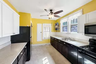 405 N Apple Ave, Freeport, IL 61032 - Photo 9