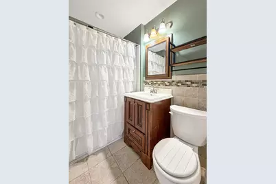 405 N Apple Avenue, Freeport, IL 61032 - Photo 15