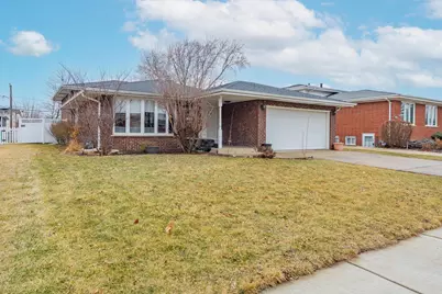 10908 S Kilbourn Avenue, Oak Lawn, IL 60453 - Photo 1
