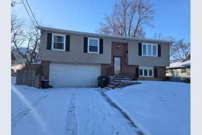 210 Hazelwood Drive, Lindenhurst, IL 60046 - Photo 1