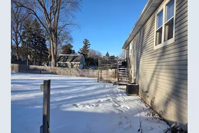 210 Hazelwood Drive, Lindenhurst, IL 60046 - Photo 25