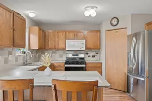 337 Daffodil Dr, Romeoville, IL 60446 - Photo 15