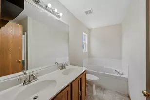 337 Daffodil Dr, Romeoville, IL 60446 - Photo 25