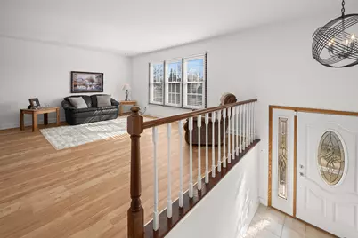 1220 Dorchester Lane, Hoffman Estates, IL 60169 - Photo 3