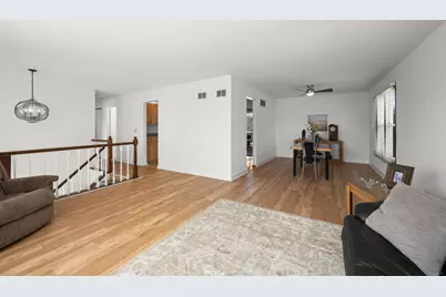 1220 Dorchester Lane, Hoffman Estates, IL 60169 - Photo 7