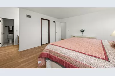 1220 Dorchester Lane, Hoffman Estates, IL 60169 - Photo 17