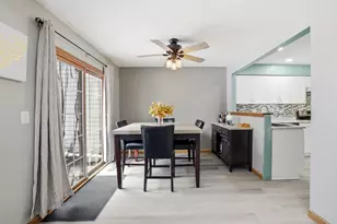 36106 N Springbrook Ln, Gurnee, IL 60031 - Photo 7