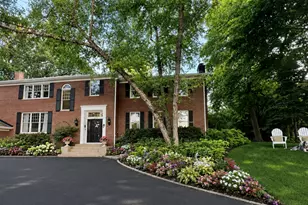 815 Merrill Woods Rd, Hinsdale, IL 60521 - Photo 1