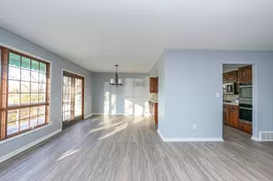 1752 Bittersweet Dr, Saint Anne, IL 60964 - Photo 11