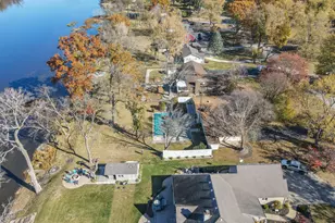 1752 Bittersweet Dr, Saint Anne, IL 60964 - Photo 3