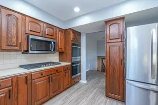 1752 Bittersweet Dr, Saint Anne, IL 60964 - Photo 23