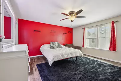 410 W Riverside Drive, Lakemoor, IL 60051 - Photo 9